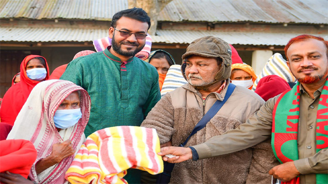 দেড় শতাধিক পরিবারের মাঝে অংশু’র কম্বল বিতরণ