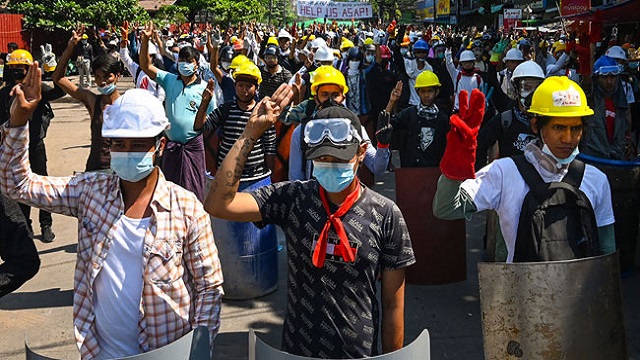 বিক্ষোভে উত্তাল মিয়ানমারে বন্ধ বিদ্যুৎ সরবরাহ