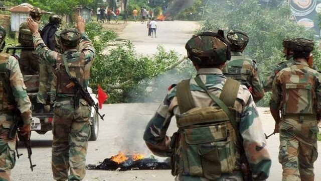 ভারতে সেনাবাহিনীর গুলিতে ১২ জন নিহত