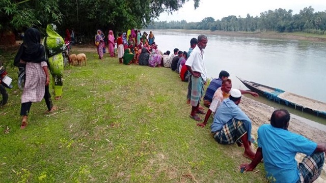 নওগাঁয় নদীতে গোসলে নেমে স্বামী-স্ত্রী নিখোঁজ