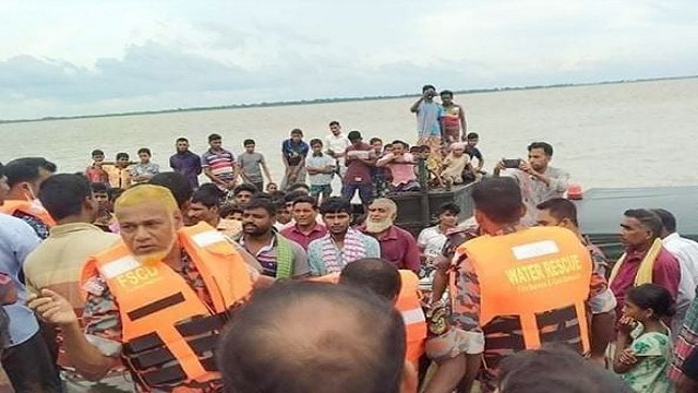 চাঁপাইনবাবগঞ্জে পদ্মায় নৌকাডুবিতে নিহত বেড়ে ৪, নিখোঁজ আরও ৮