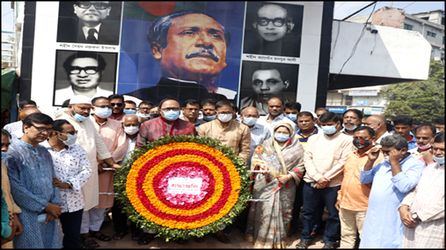 নগরীর স্বাধীনতা চত্বরে শেখ রাসেলের জন্মবার্ষিকী উপলক্ষে  আওয়ামী লীগের পুষ্পস্তবক অর্পণ। 