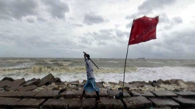 সমুদ্রবন্দরে ৩ নম্বর সতর্ক সংকেত